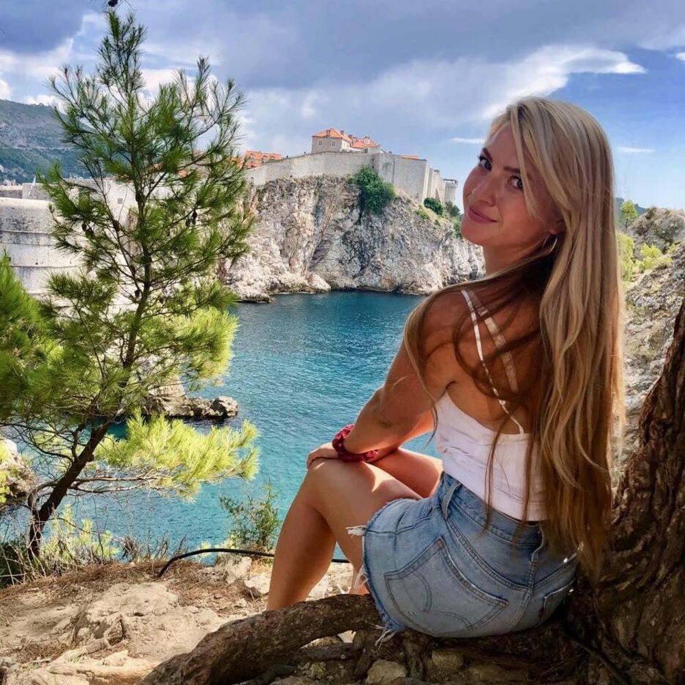 Meet your Posher, Haley